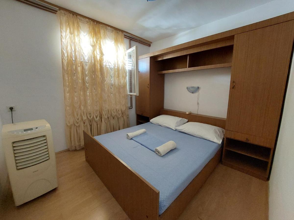 קרק Apartments Drazica מראה חיצוני תמונה